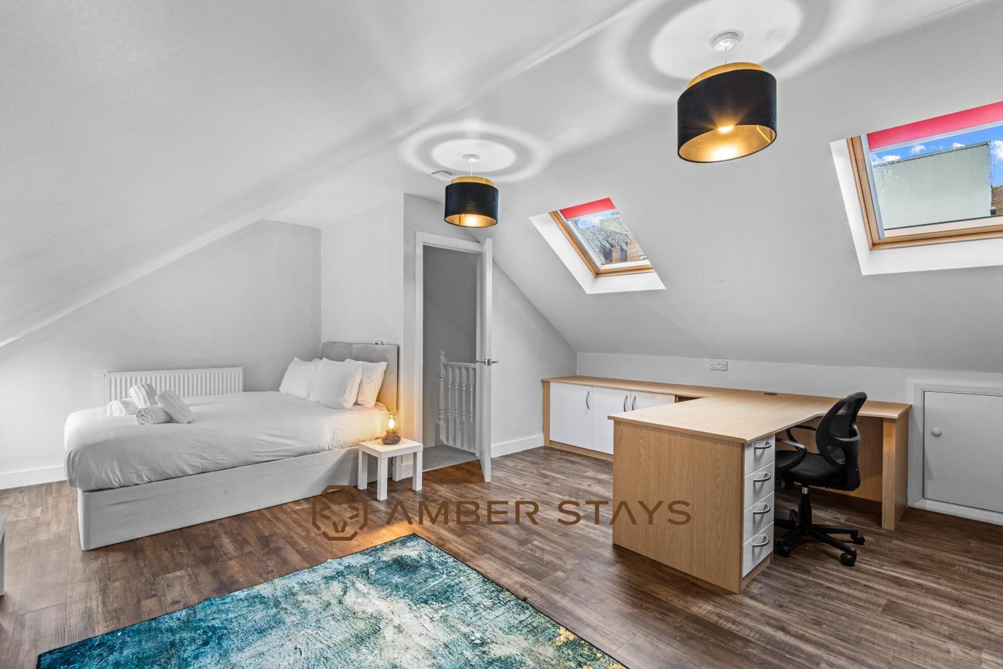 Spacious 5 Bed House In Reading By Amber Stays, Perfect For Business & Contractors, Sleeps 12! Exterior foto