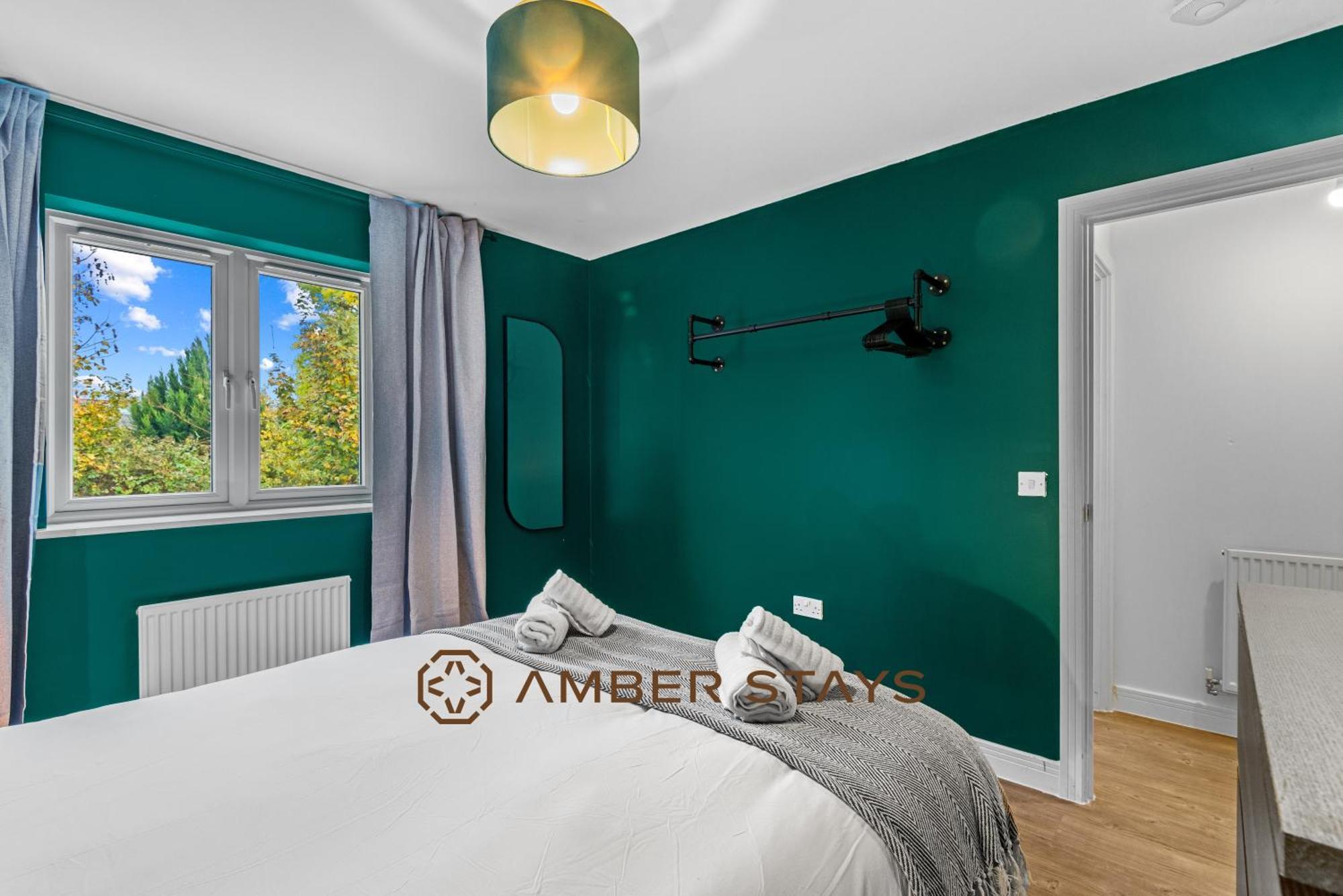 Spacious 5 Bed House In Reading By Amber Stays, Perfect For Business & Contractors, Sleeps 12! Exterior foto