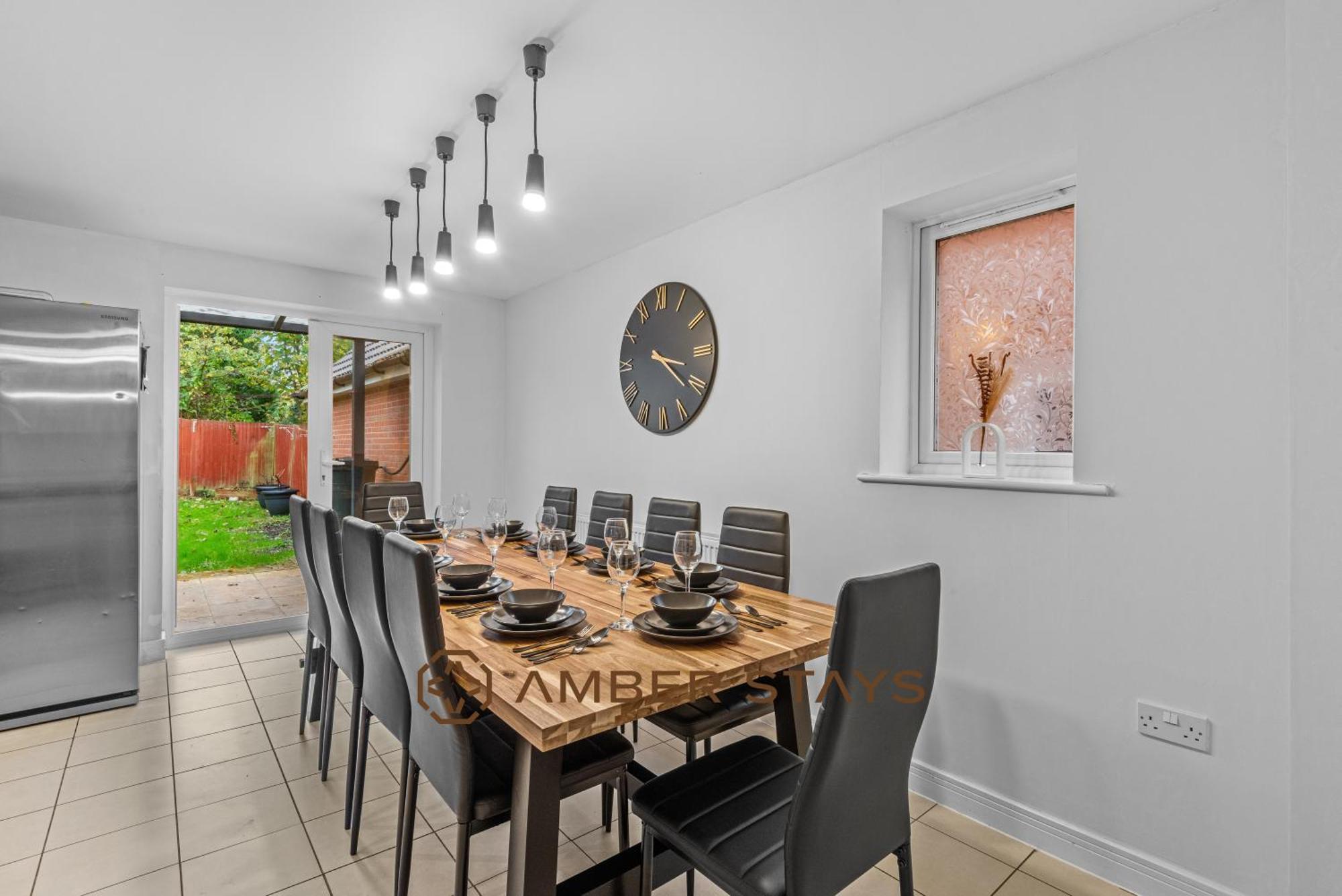 Spacious 5 Bed House In Reading By Amber Stays, Perfect For Business & Contractors, Sleeps 12! Exterior foto