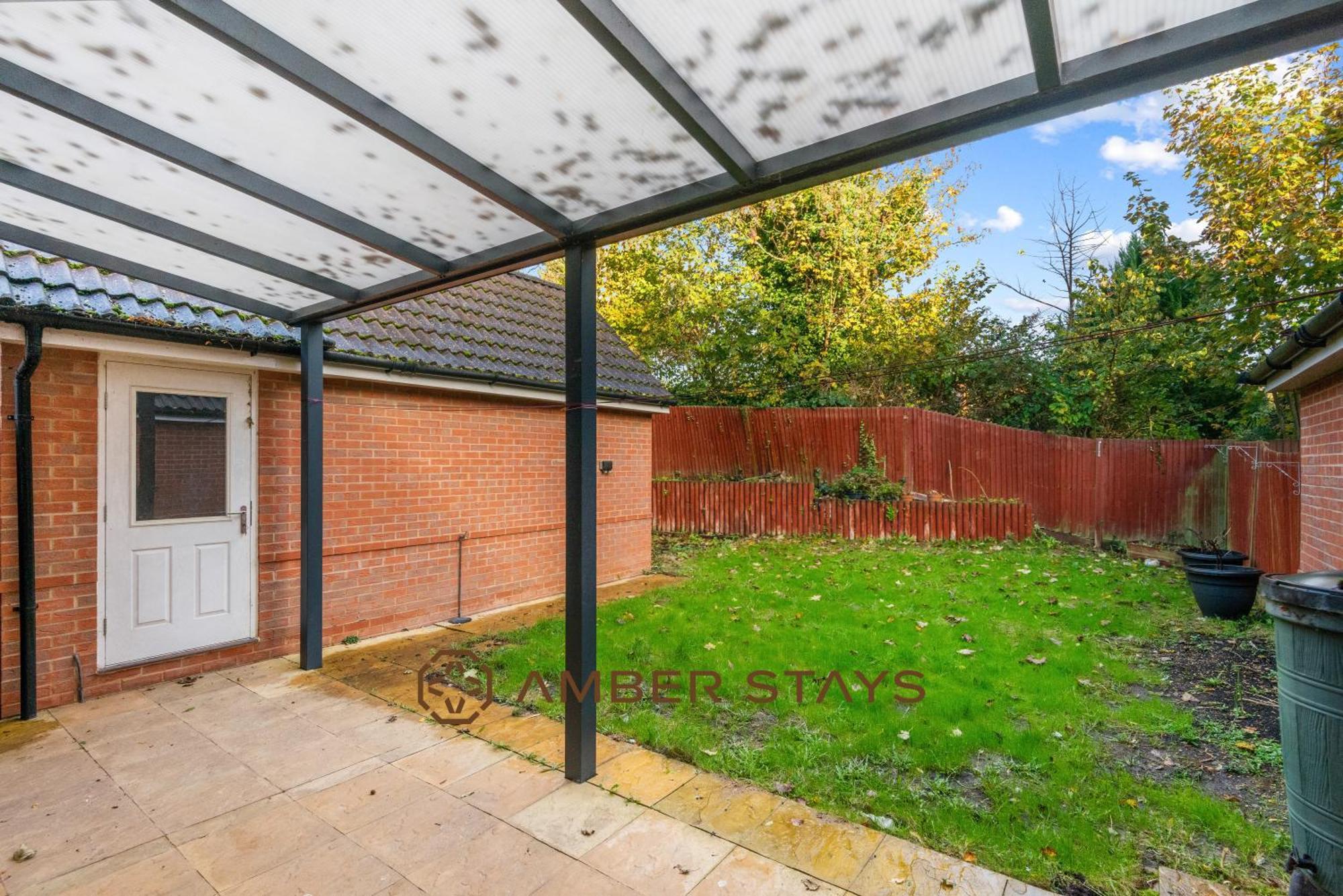 Spacious 5 Bed House In Reading By Amber Stays, Perfect For Business & Contractors, Sleeps 12! Exterior foto