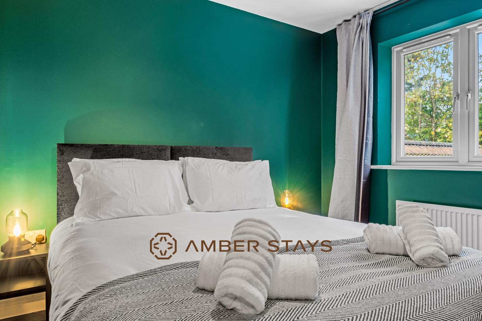 Spacious 5 Bed House In Reading By Amber Stays, Perfect For Business & Contractors, Sleeps 12! Exterior foto