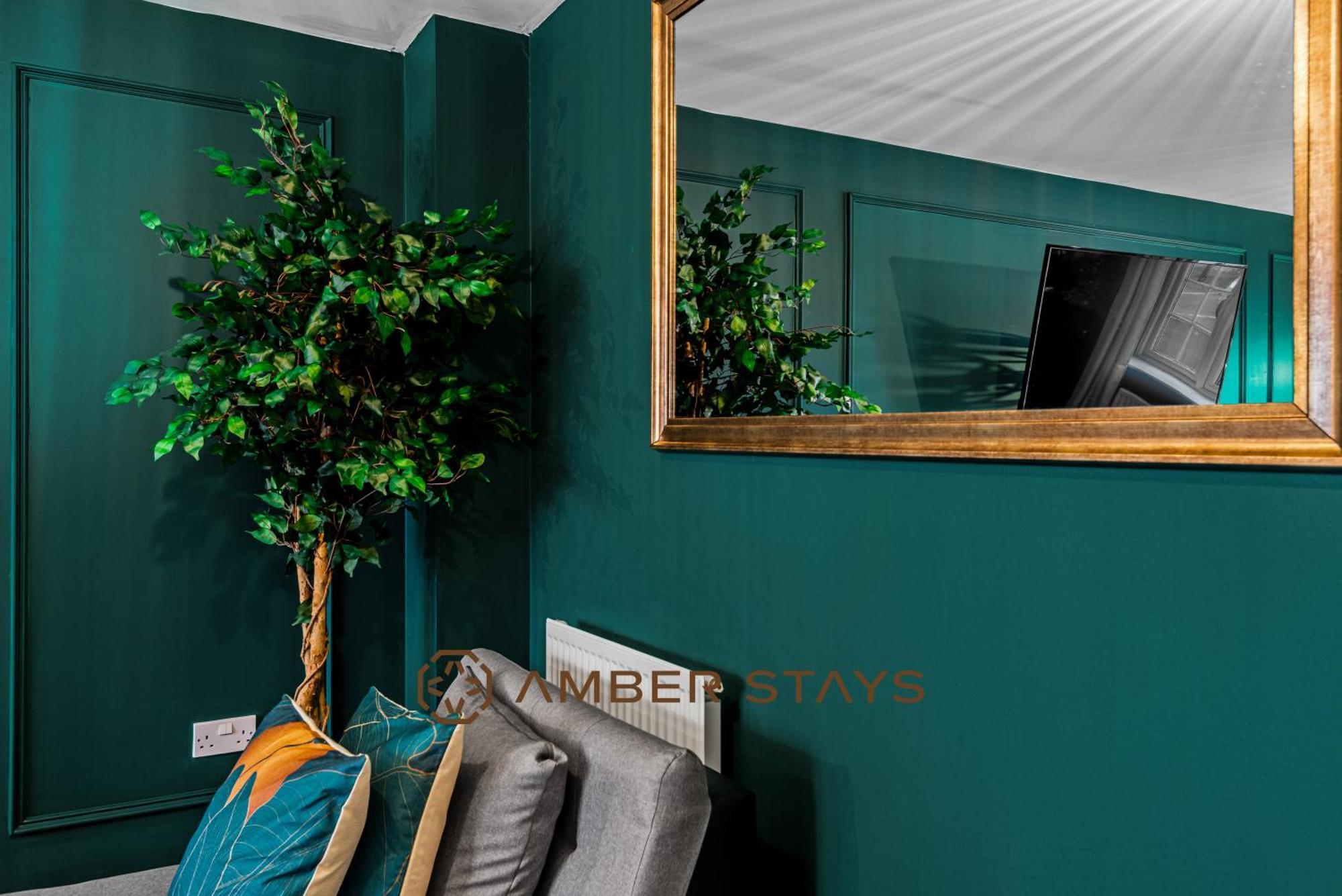 Spacious 5 Bed House In Reading By Amber Stays, Perfect For Business & Contractors, Sleeps 12! Exterior foto